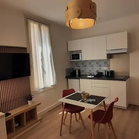 De La Comedie, 2eme Etage Apartamento *